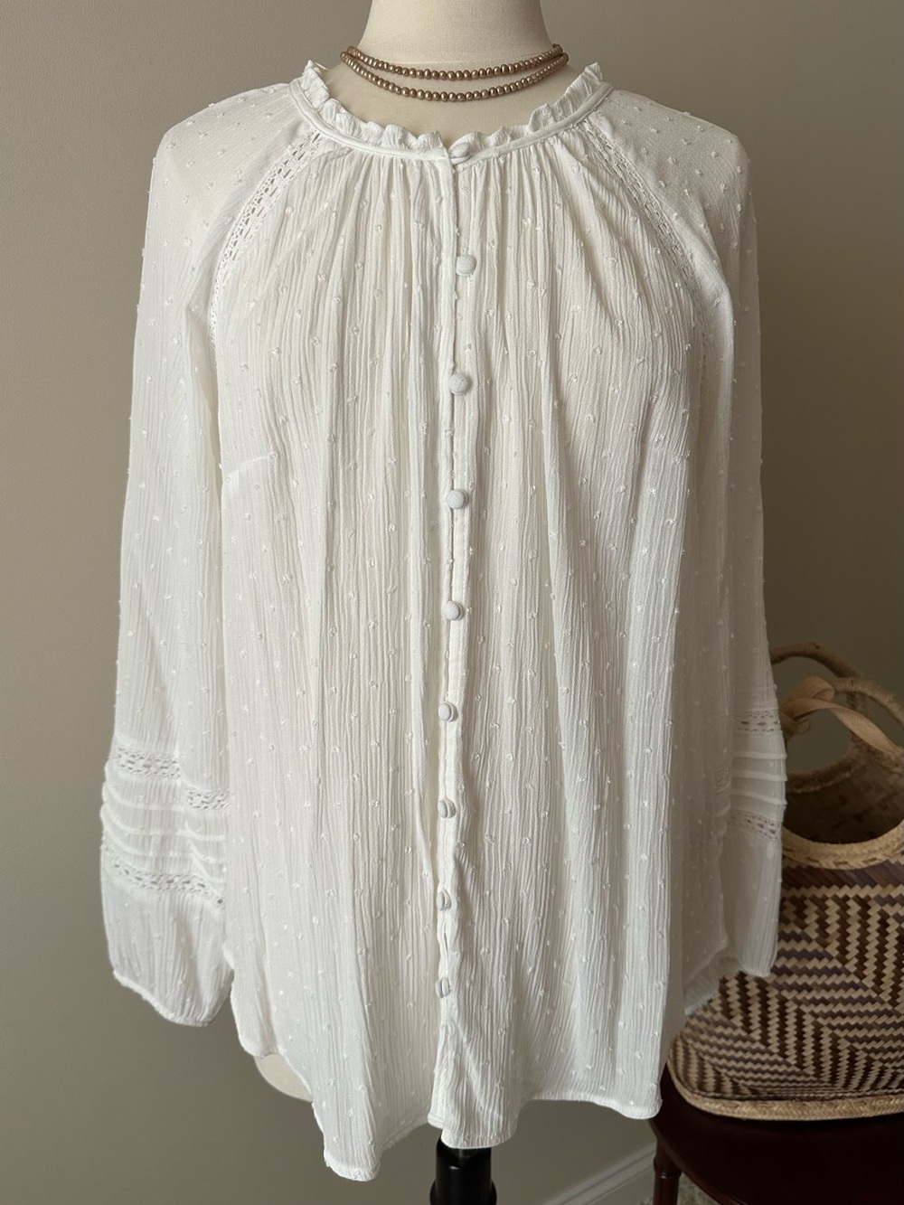 torrid White Textured Button-Down Peasant Blouse